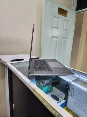 Laptop HP ZBook Studio 32GB Intel Core i9 SSD 512GB