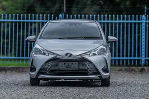 Toyota Vitz 1.0 FWD 5dr 2019 Silver