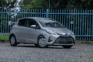 Toyota Vitz 1.0 FWD 5dr 2019 Silver
