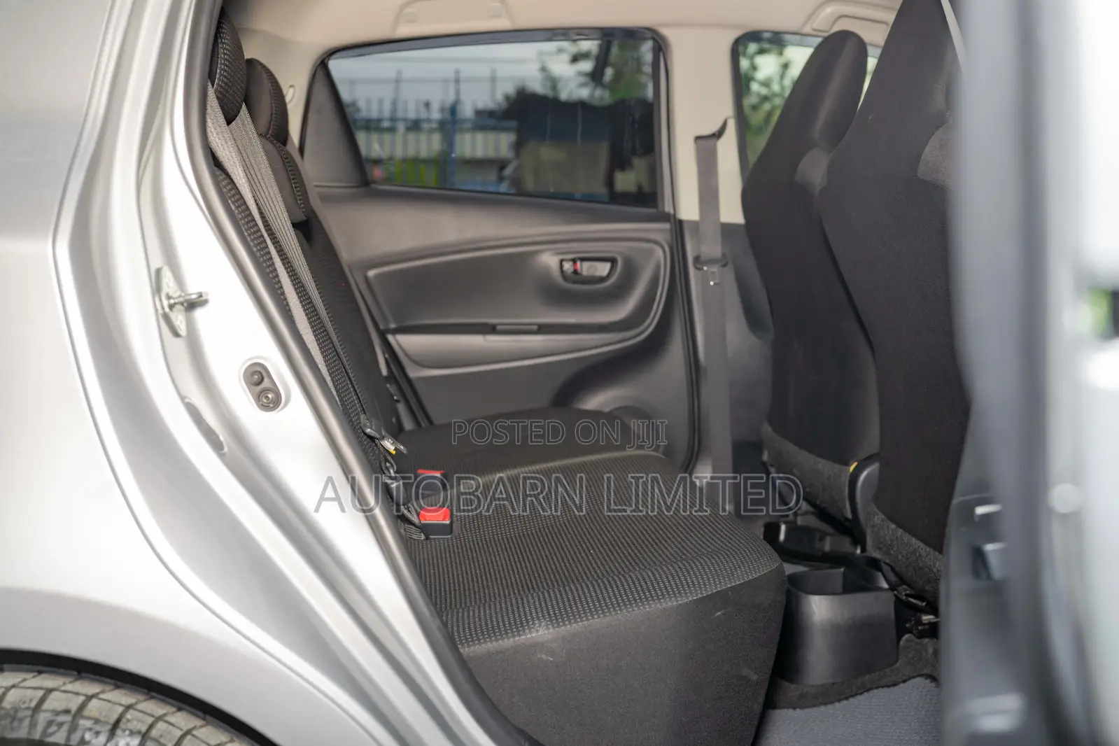 Toyota Vitz 1.0 FWD 5dr 2019 Silver