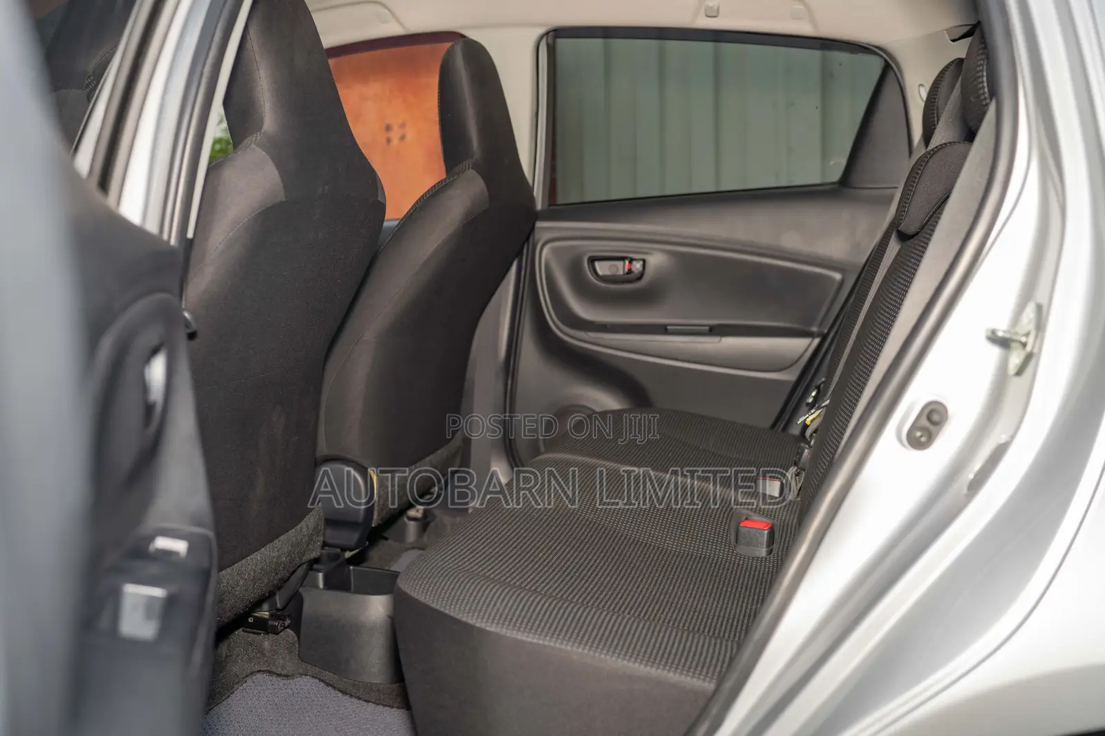 Toyota Vitz 1.0 FWD 5dr 2019 Silver