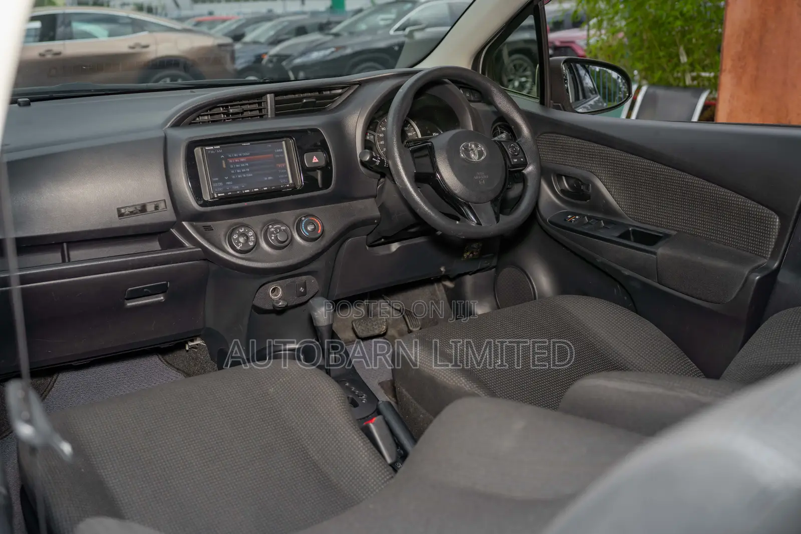 Toyota Vitz 1.0 FWD 5dr 2019 Silver