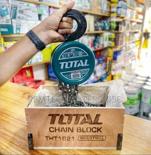 TOTAL Industrial 2-Ton Manual Chain Block (Model THT1621)
