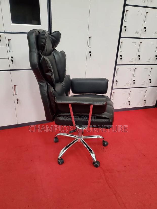 High Back Ergonomic Paddes Leather Chair - thumbnail 2