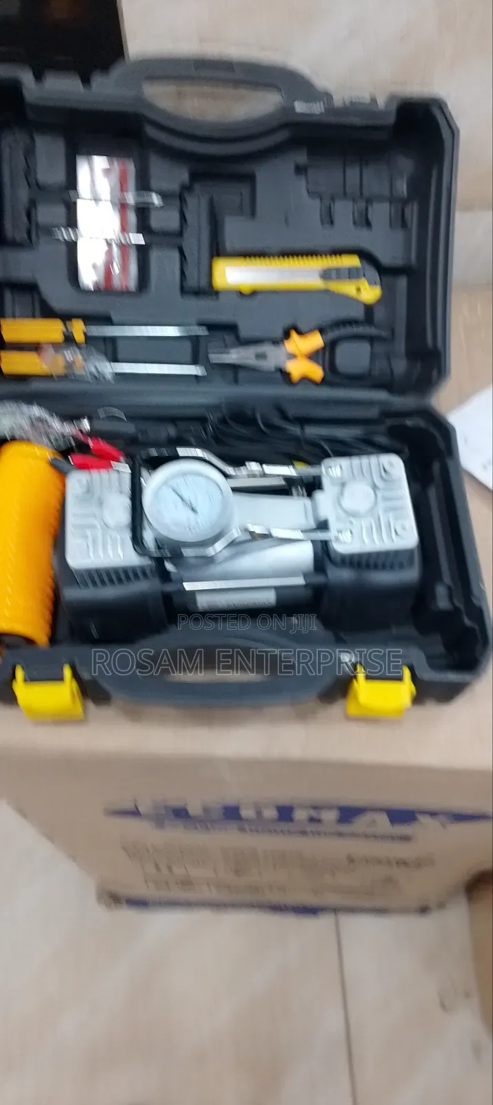 2-Cylinder Portable Air Compressor With Tools