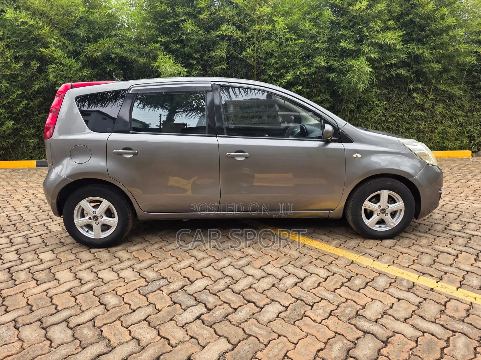 Nissan Note 2010 Gray