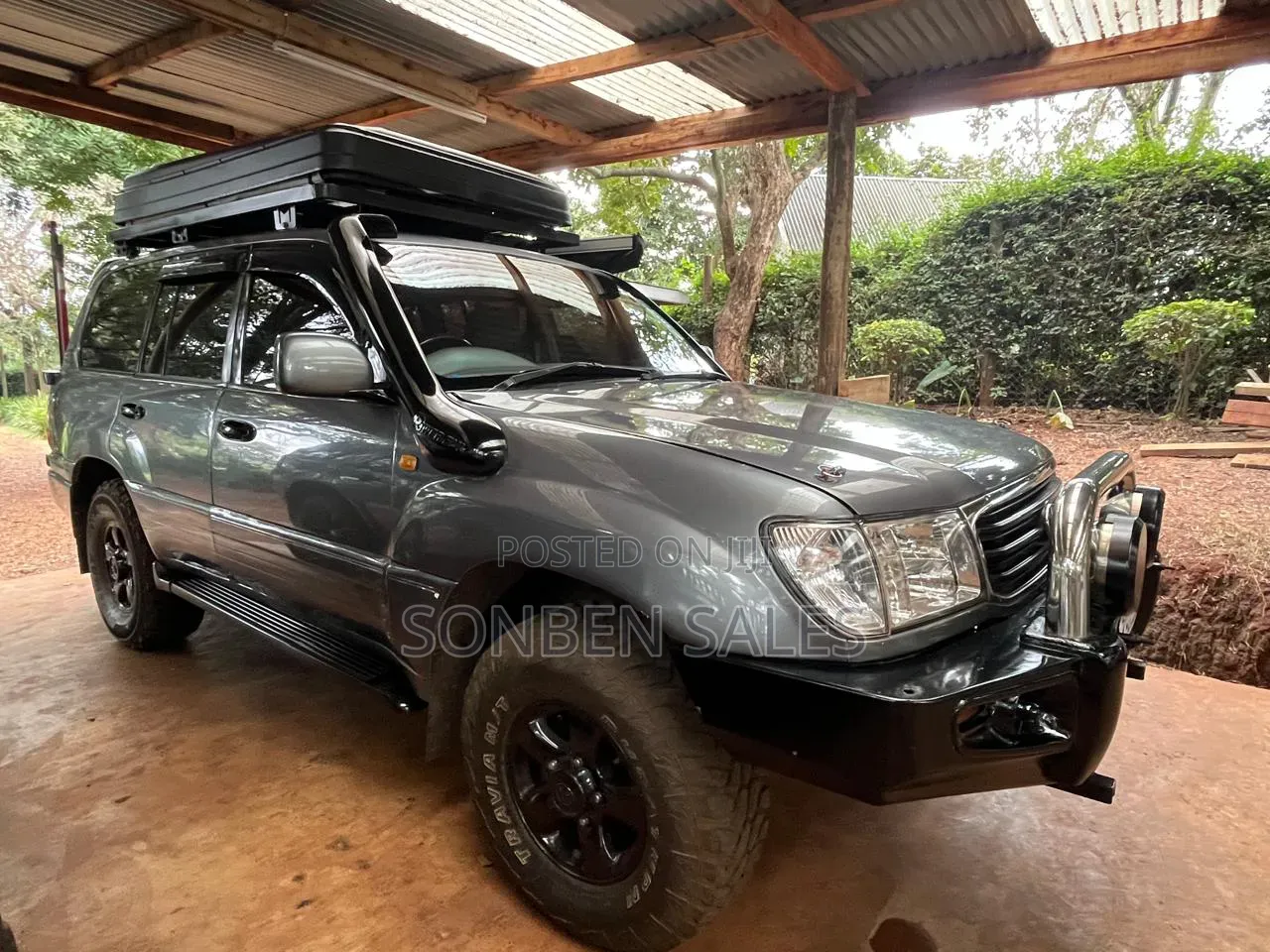 Toyota Land Cruiser 2001 Gray