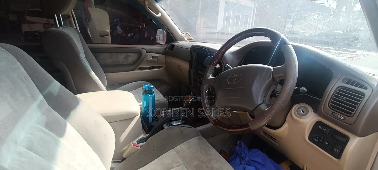 Toyota Land Cruiser 2001 Gray