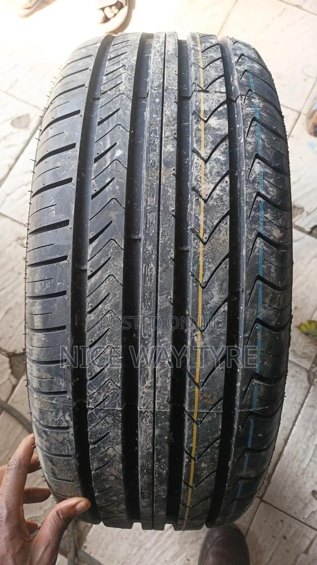 215/40r18 Goddard - thumbnail 2