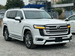 Toyota Land Cruiser 2023 White