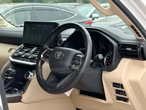 Toyota Land Cruiser 2023 White