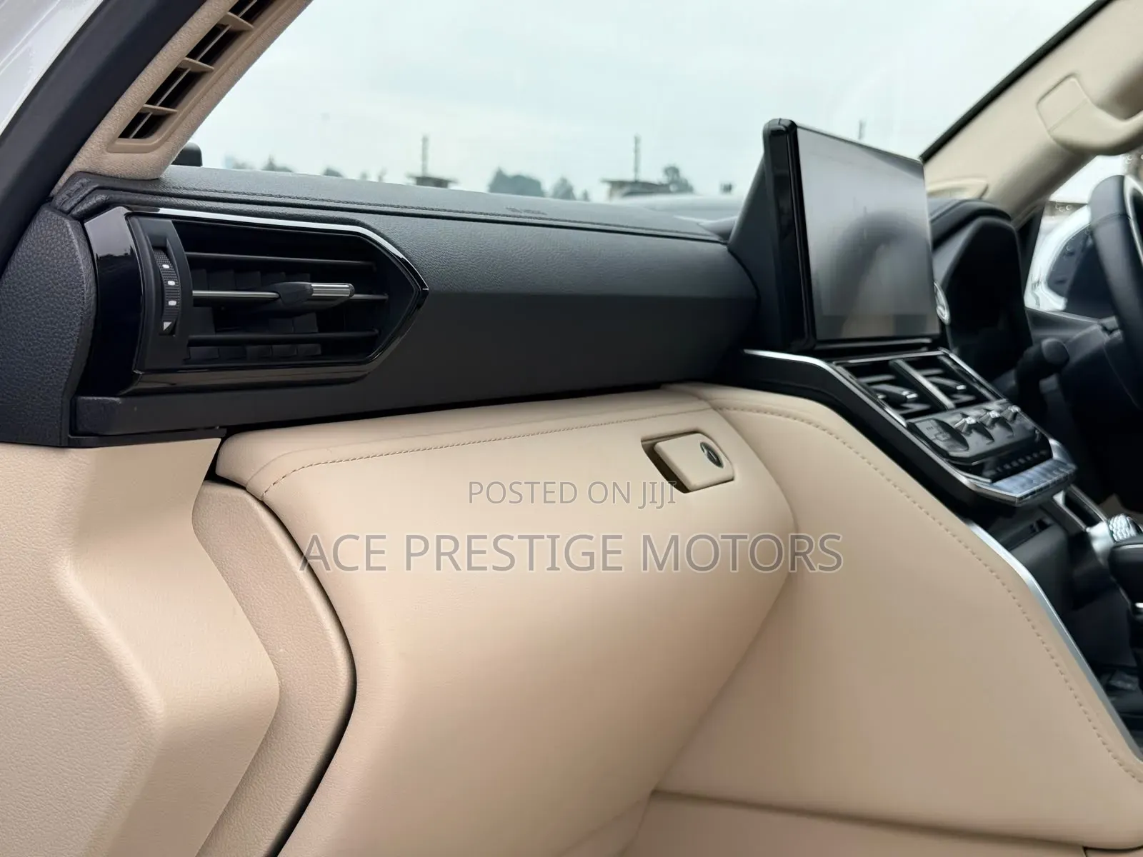 Toyota Land Cruiser 2023 White