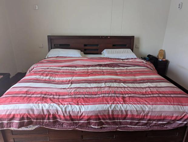 Elegant Solid Hard Wood 6x6 King Bed Frame (No Mattress) - thumbnail 4