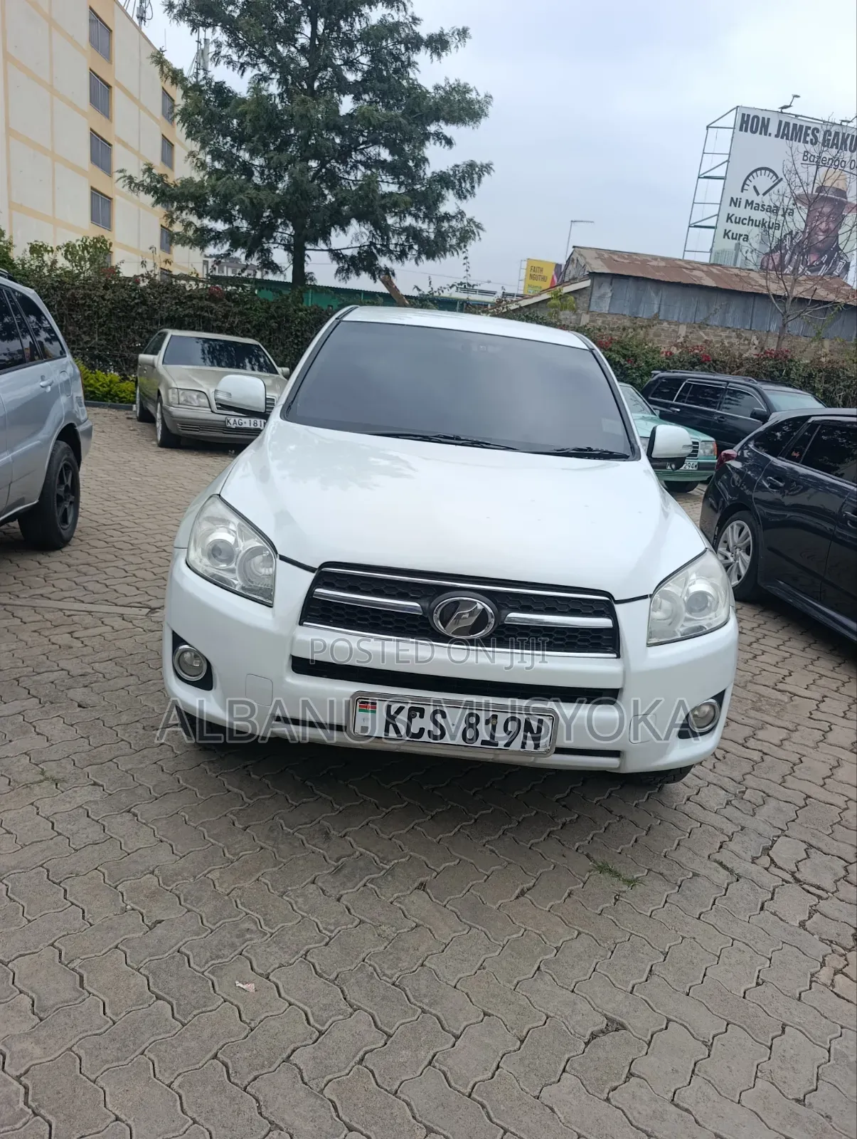 Toyota RAV4 2011 White
