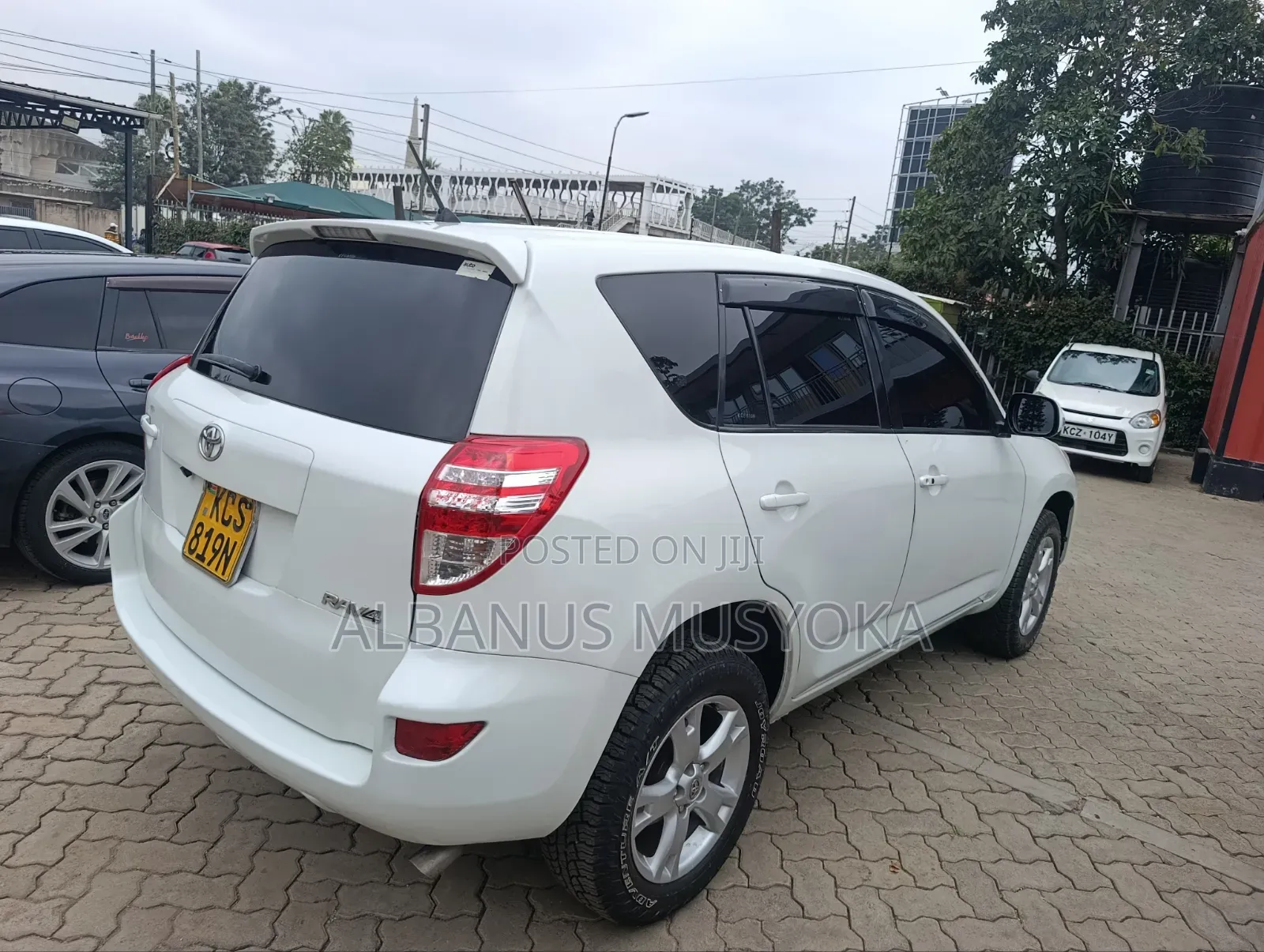 Toyota RAV4 2011 White