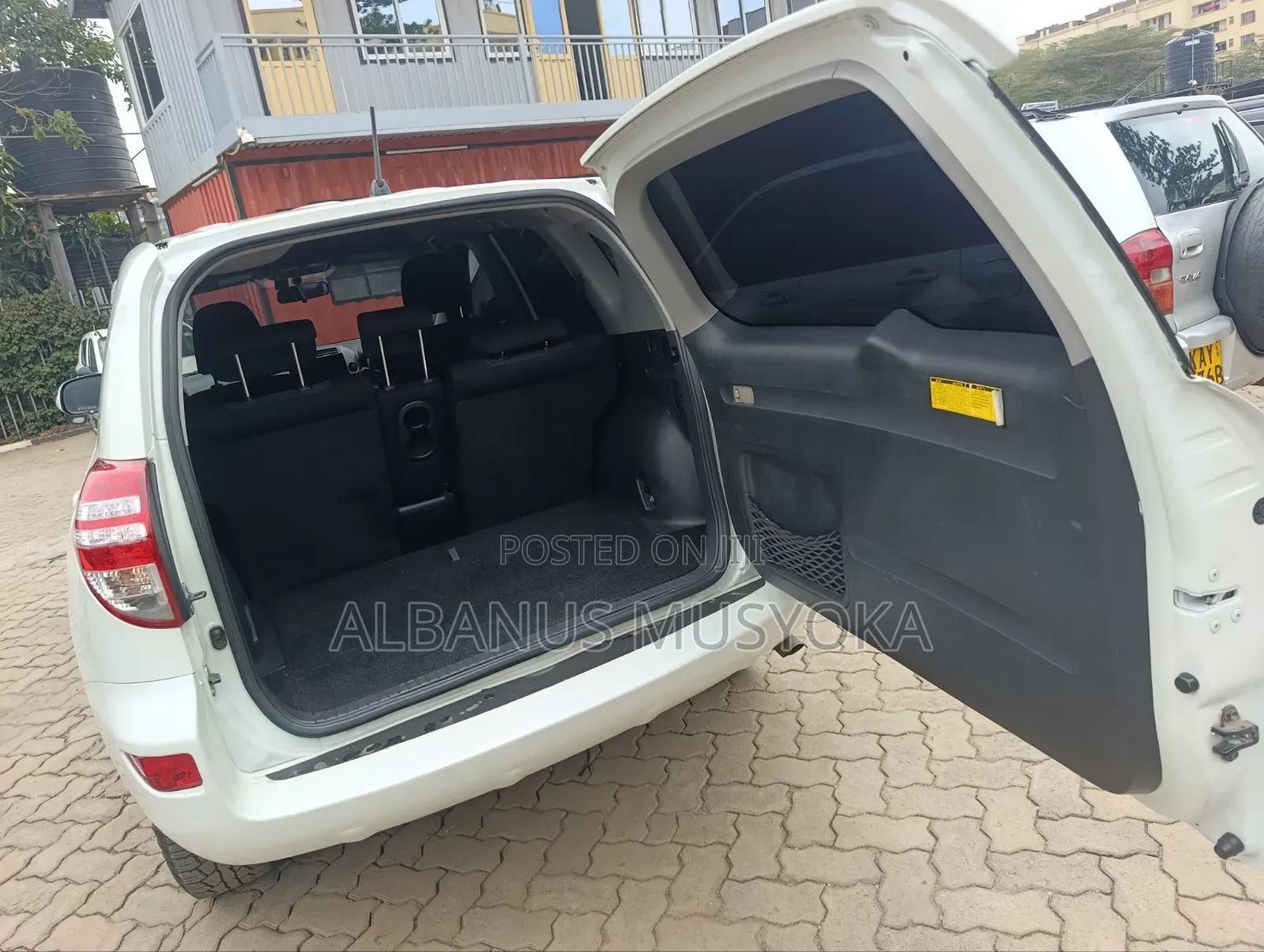 Toyota RAV4 2011 White