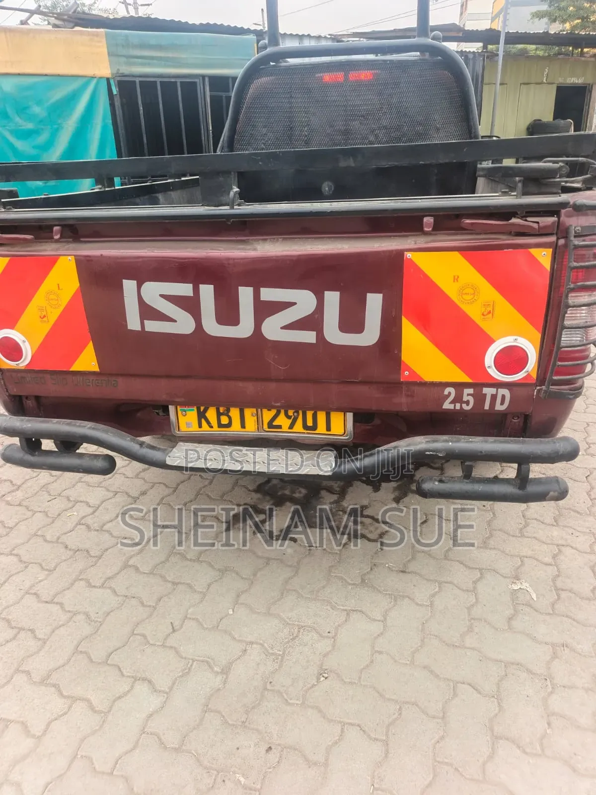 Isuzu D-MAX 2006 Red