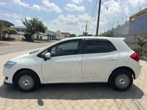 Toyota Auris 2009 White