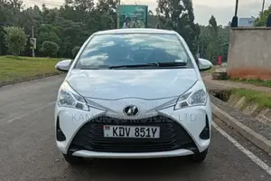 Toyota Vitz 1.0 FWD 5dr 2018 White