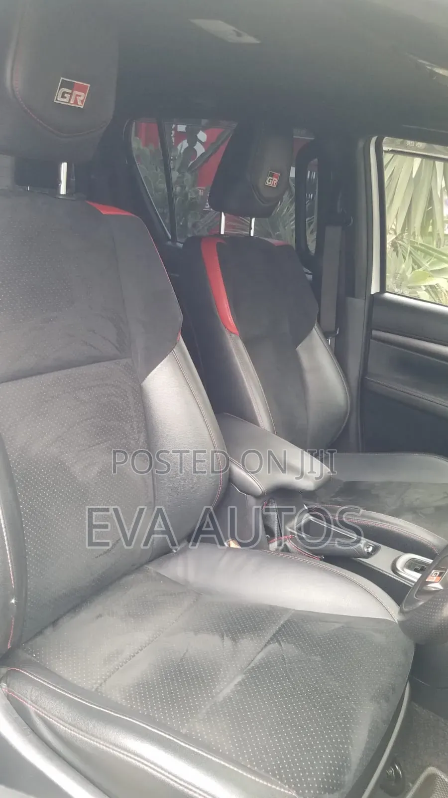 Toyota Hilux 2022 White