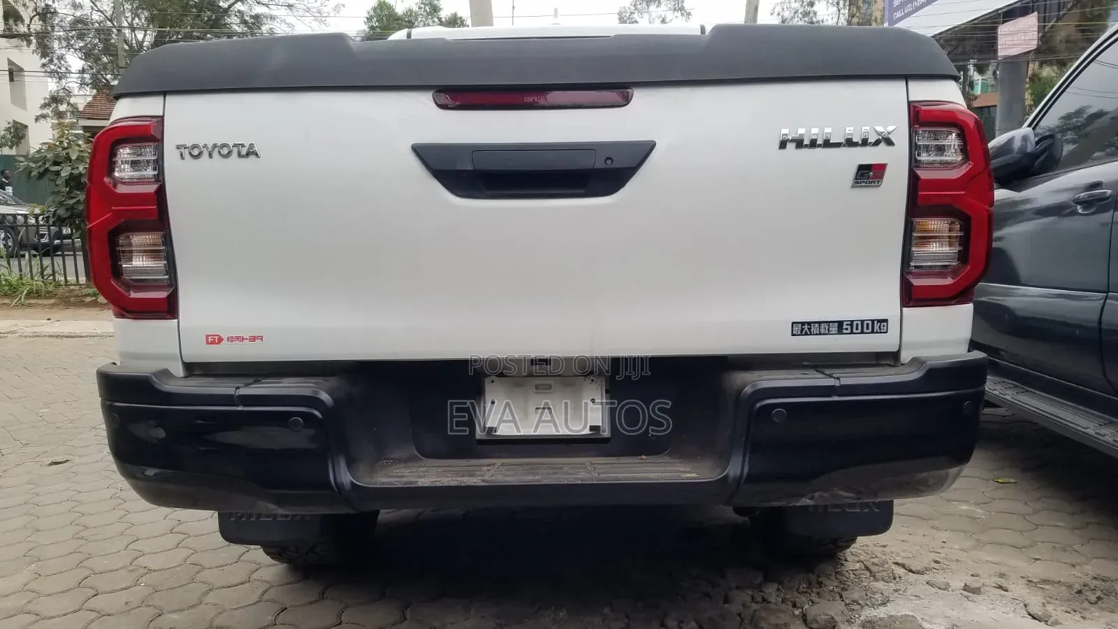Toyota Hilux 2022 White