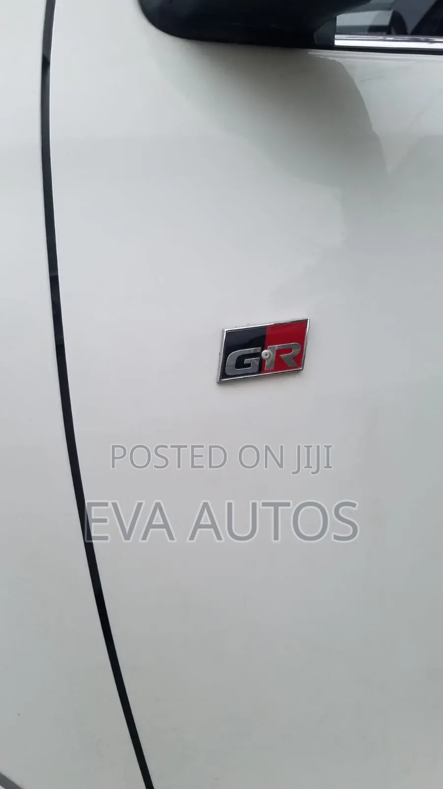 Toyota Hilux 2022 White