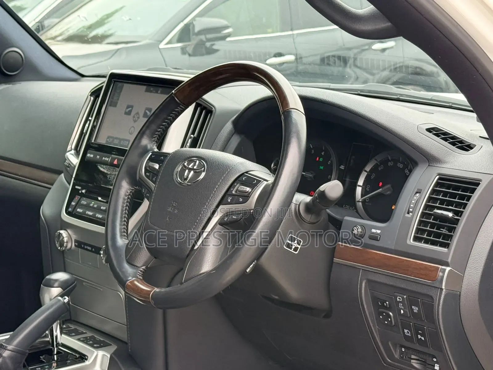 Toyota Land Cruiser Prado 2019 White