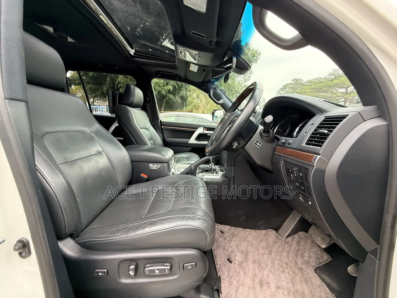Toyota Land Cruiser Prado 2019 White