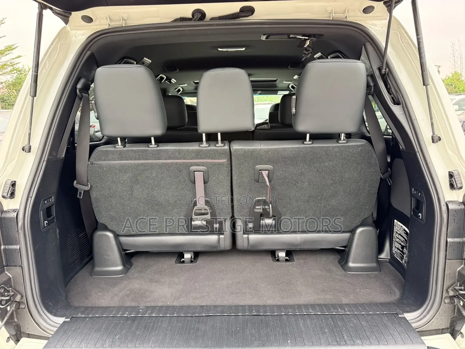 Toyota Land Cruiser Prado 2019 White
