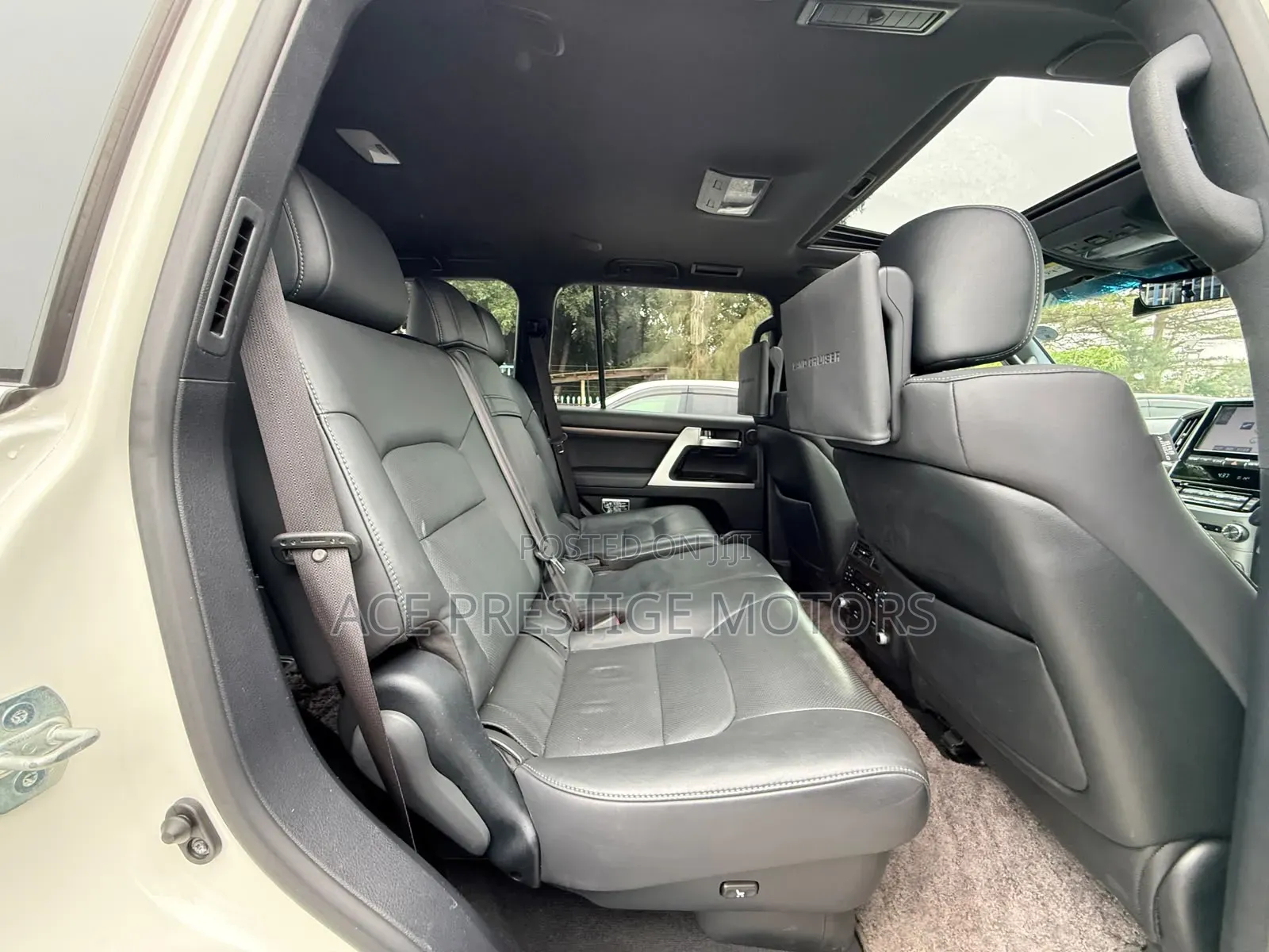 Toyota Land Cruiser Prado 2019 White
