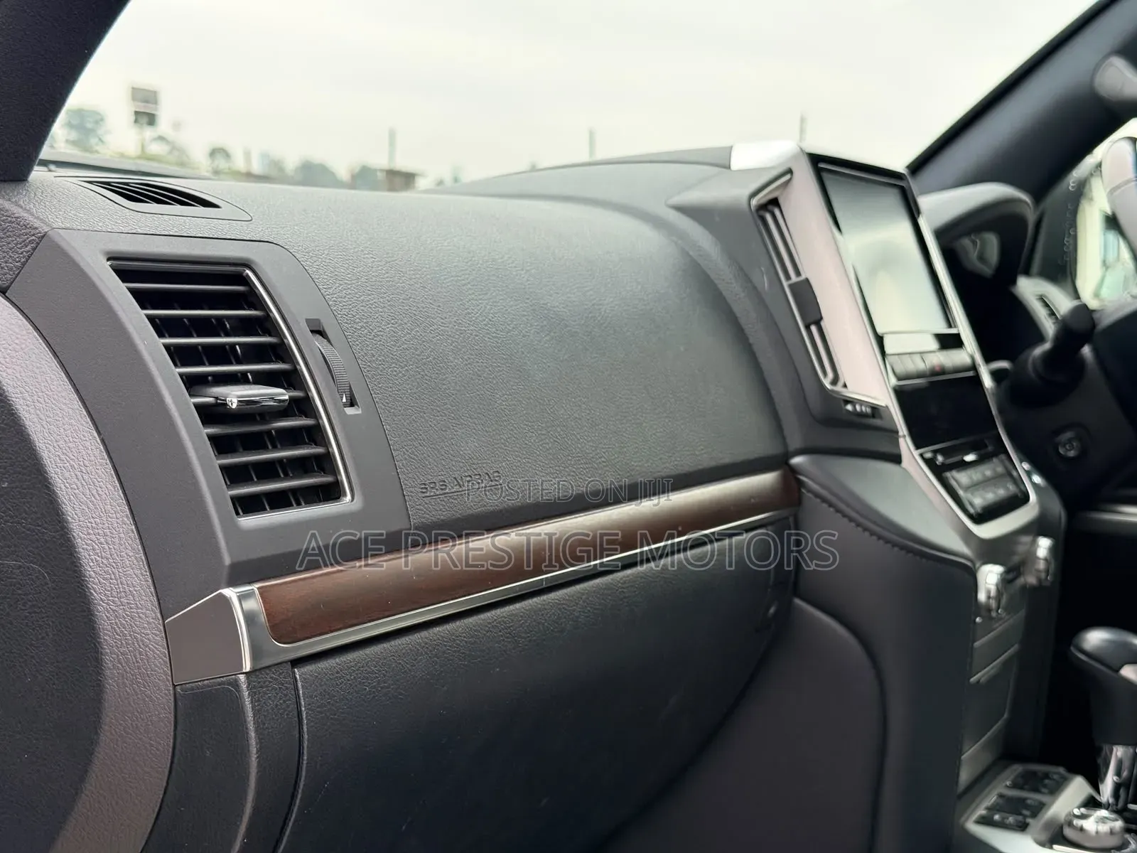 Toyota Land Cruiser Prado 2019 White