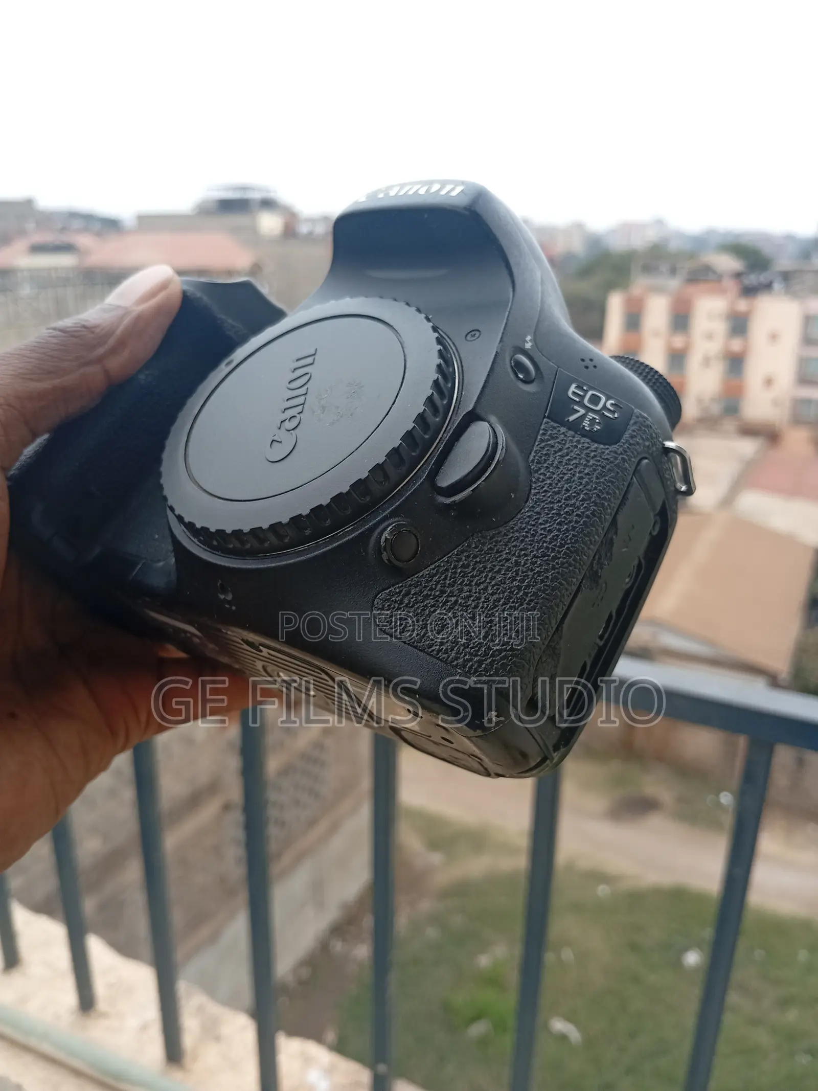 Canon Eos 7D Body Only (Free CF Adapter, Battery and Charger )