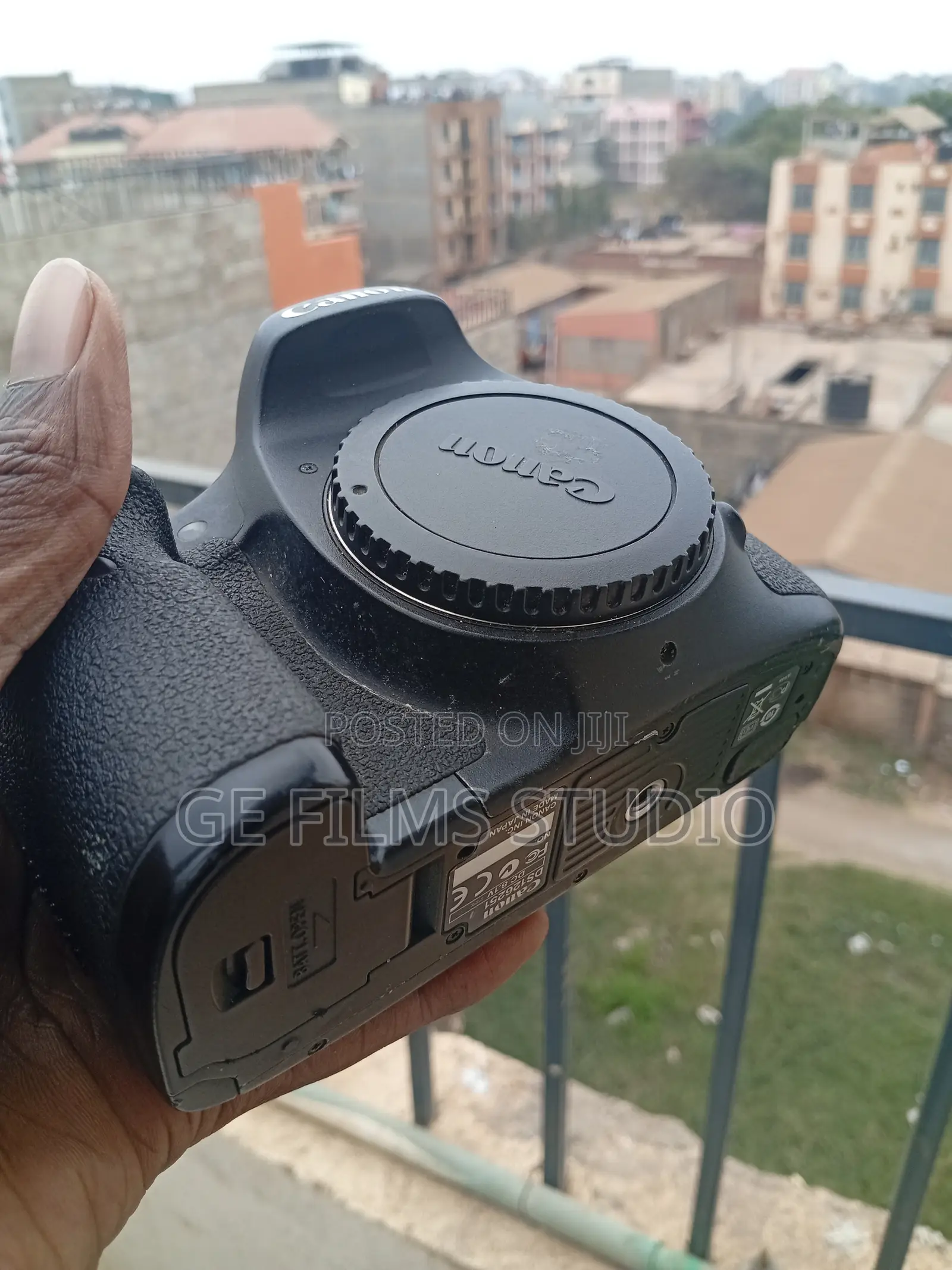 Canon Eos 7D Body Only (Free CF Adapter, Battery and Charger )