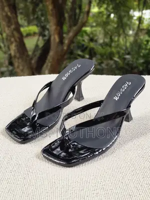 Elegant Comfy Chic Pyramid Heel Size 38-41