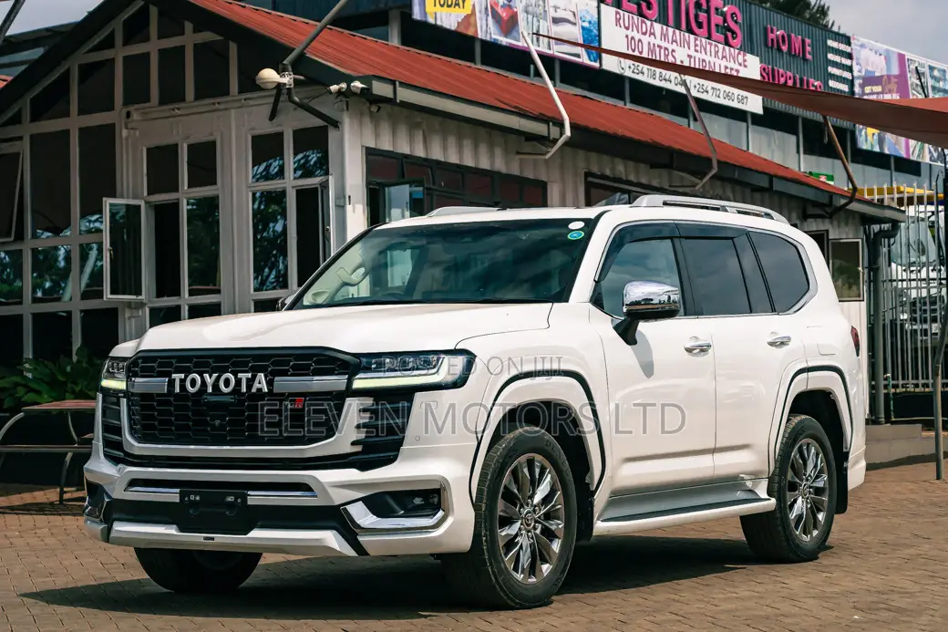 Toyota Land Cruiser 2023 White