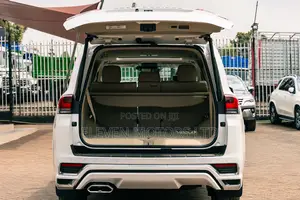 Toyota Land Cruiser 2023 White