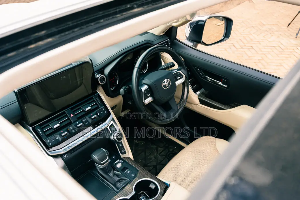 Toyota Land Cruiser 2023 White