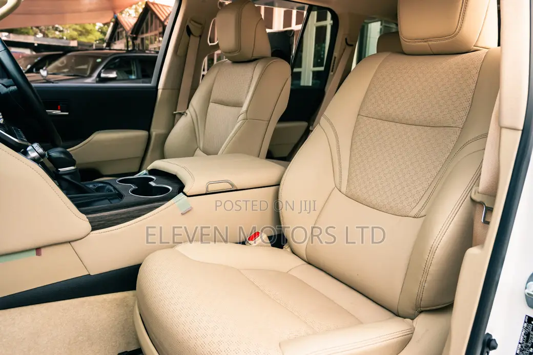 Toyota Land Cruiser 2023 White
