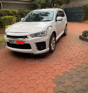 Mitsubishi Outlander 2011 Pearl