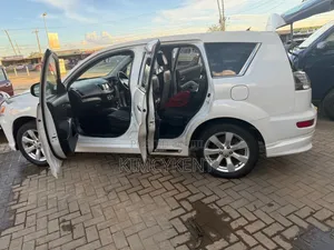 Mitsubishi Outlander 2011 Pearl
