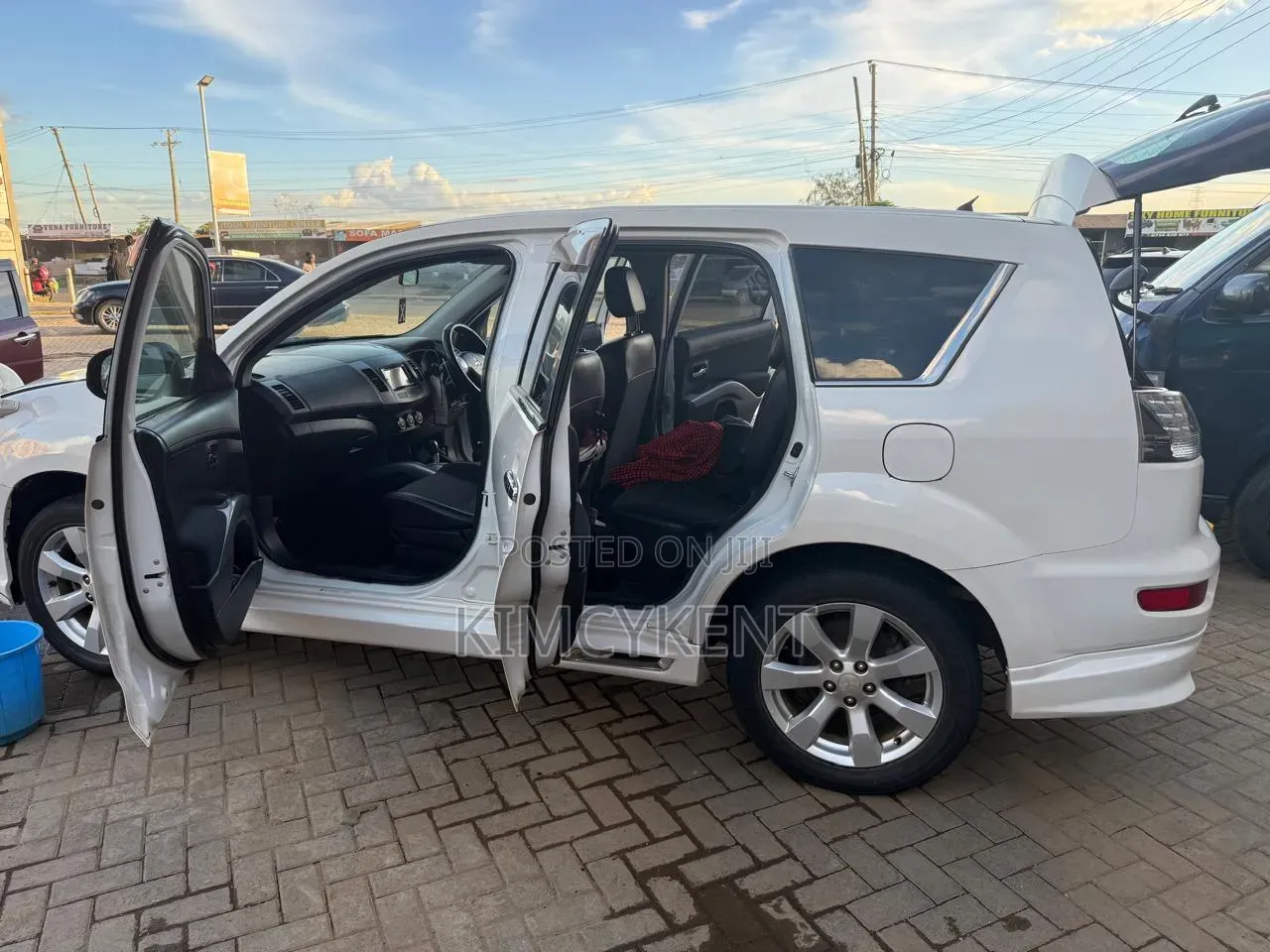 Mitsubishi Outlander 2011 Pearl
