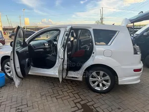 Mitsubishi Outlander 2011 Pearl