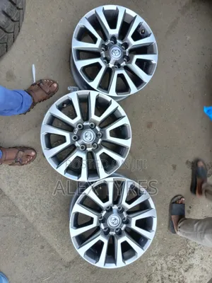 Size 18 Inches Prado Original Rims Set