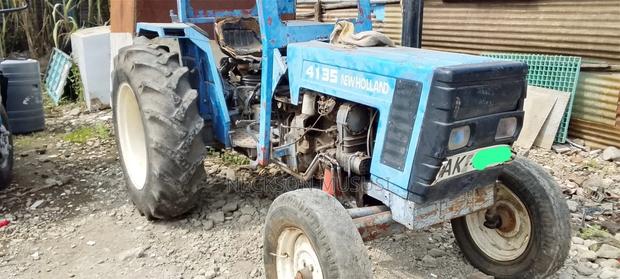 Tractor New Holland - thumbnail 3