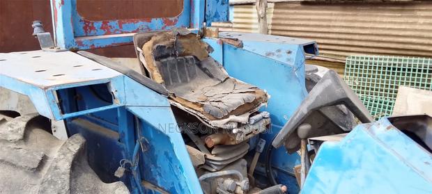 Tractor New Holland - thumbnail 8