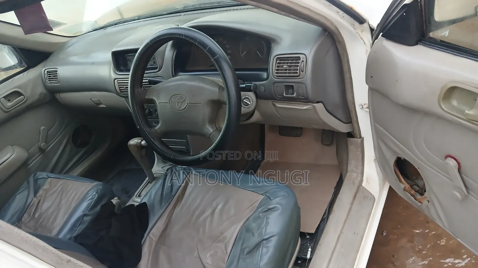 Toyota Corolla 2000 White