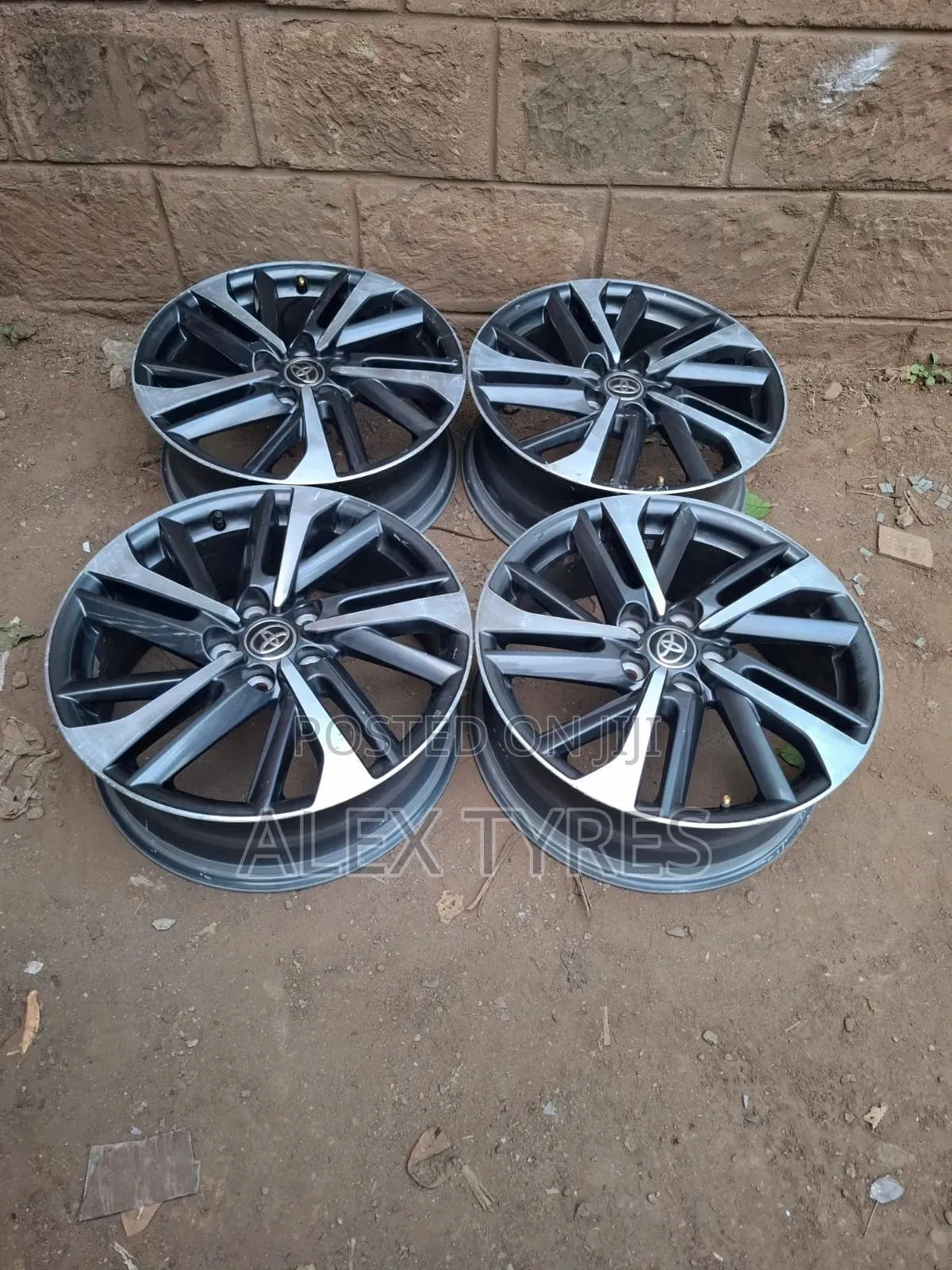 Size 18 Inches Toyota Harrier Rims Set