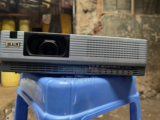 Eiki Projector LC-XBL21 - thumbnail 3