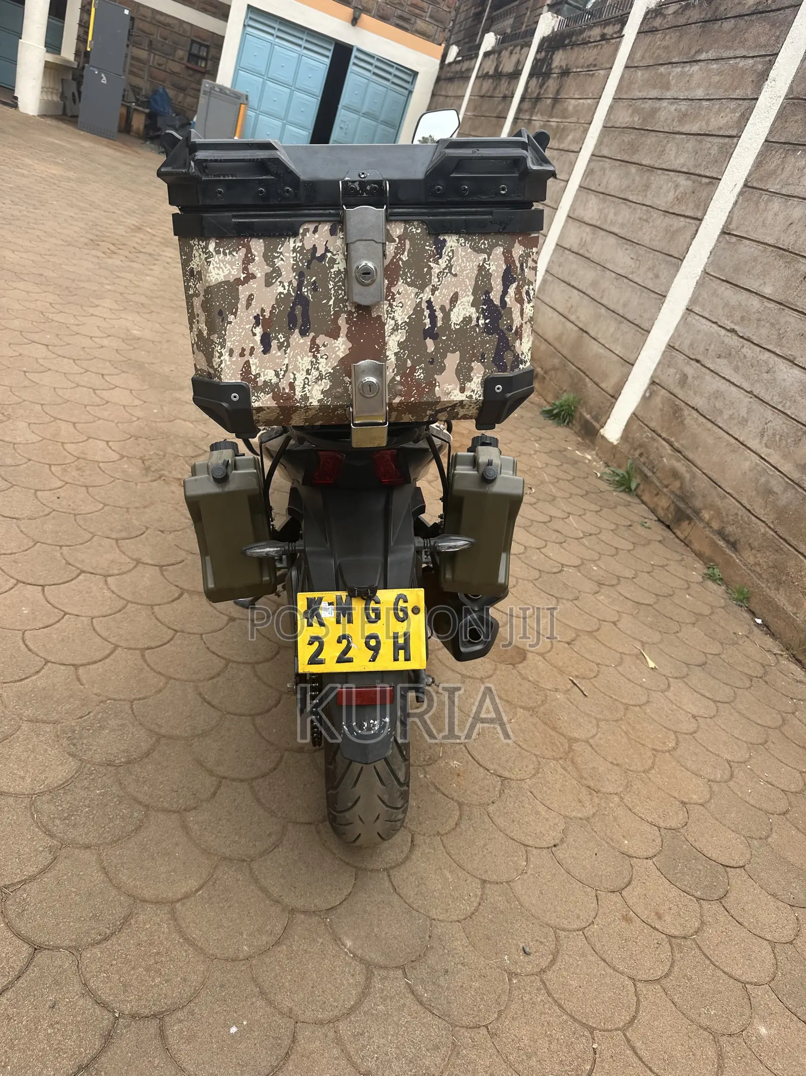 Bajaj Dominar 400 2022 Brown