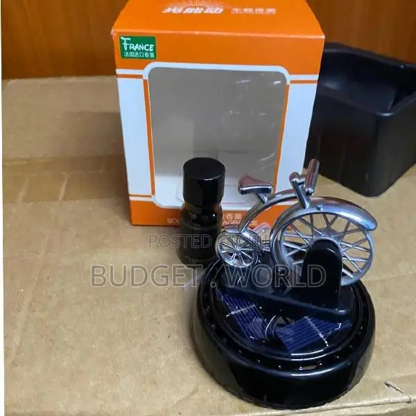 Pirate Solar Rotating Dashboard Aromatherapy Diffuser